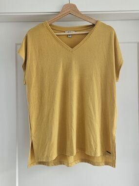 Orvis Mustard Yellow V-Neck Tunic Top - Medium